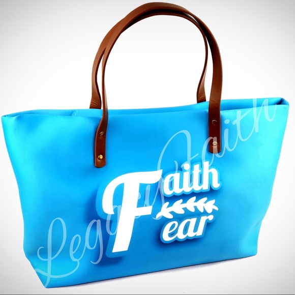 Meet your Posher, Stacy - Picture 4 of 5